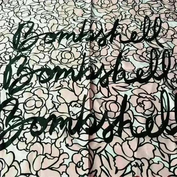 Victoria’s Secret Bombshell Signature Scarf Black Multi-Color Floral 25"X25" NWT - Picture 3 of 7